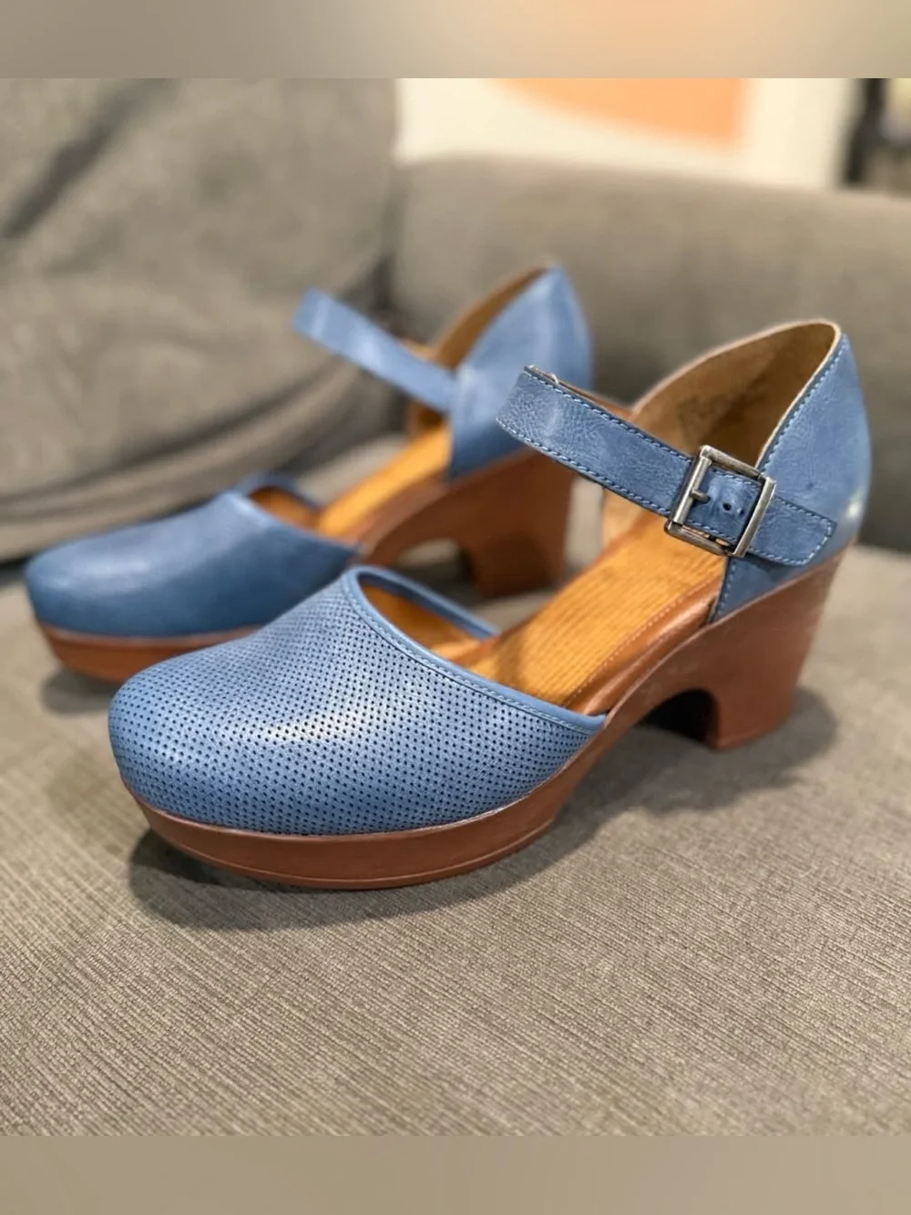 Born Blue Leather Mary Jane Platform Clogs Heels Size 10 NWOT Never Worn